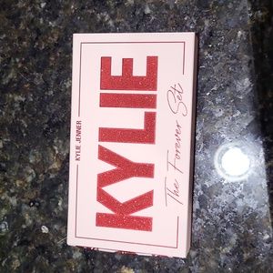 Kylie set